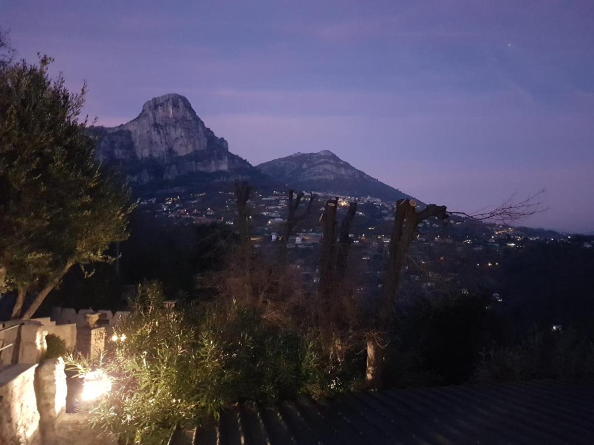 Bed and Breakfast Au Pied Des Baous Ванс Екстер'єр фото