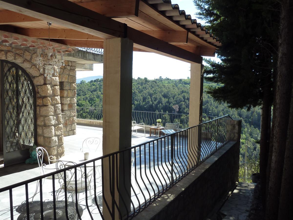 Bed and Breakfast Au Pied Des Baous Ванс Екстер'єр фото