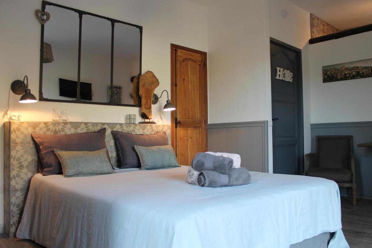 Bed and Breakfast Au Pied Des Baous Ванс Екстер'єр фото
